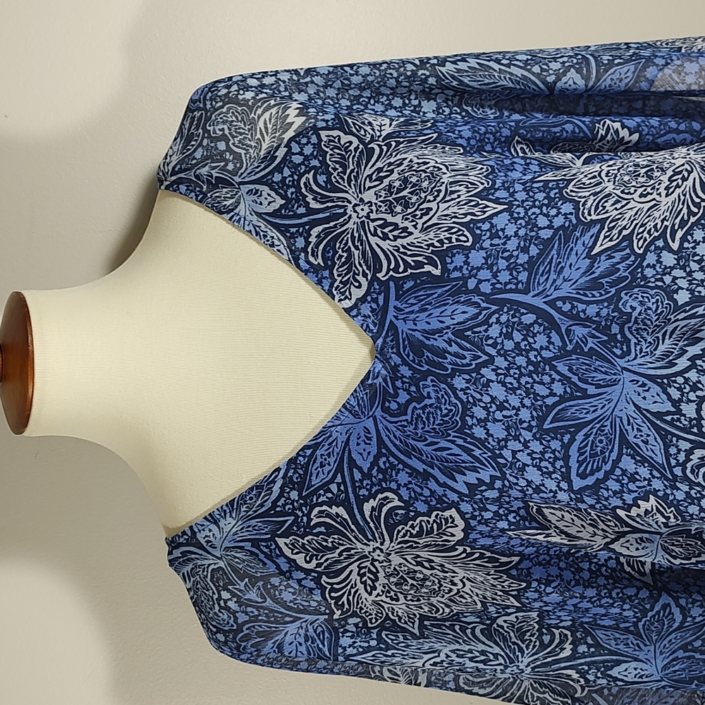 Top: NEW NYDJ Floral Blouse - Picture 2 of 8